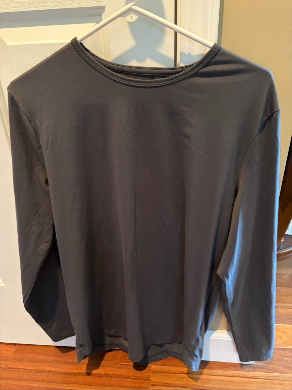 Cuts Clothing Men’s AO curved hem long sleeve tee - Charcoal color